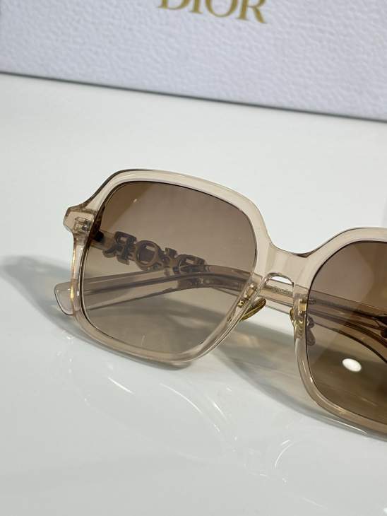 Picture of Dior Sunglasses _SKUfw77364354fw